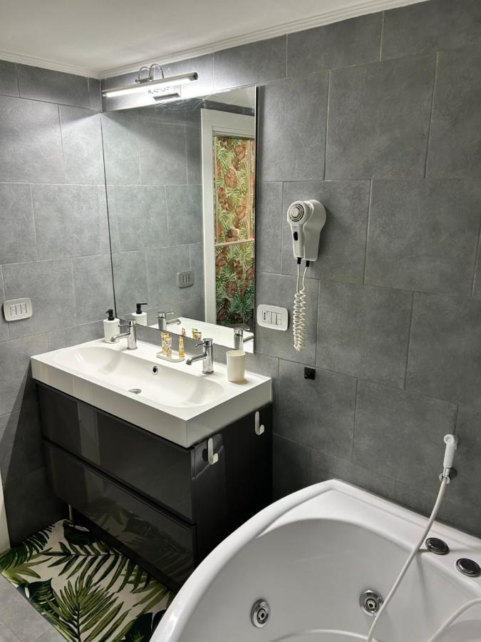A Un Passo Dal Castello Maschio Angioino Appartment Неаполь Экстерьер фото