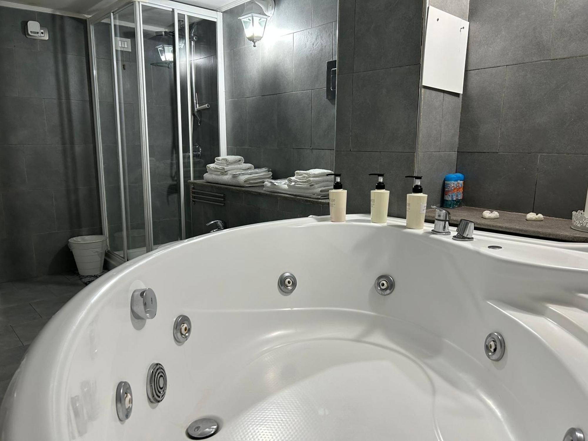 A Un Passo Dal Castello Maschio Angioino Appartment Неаполь Экстерьер фото